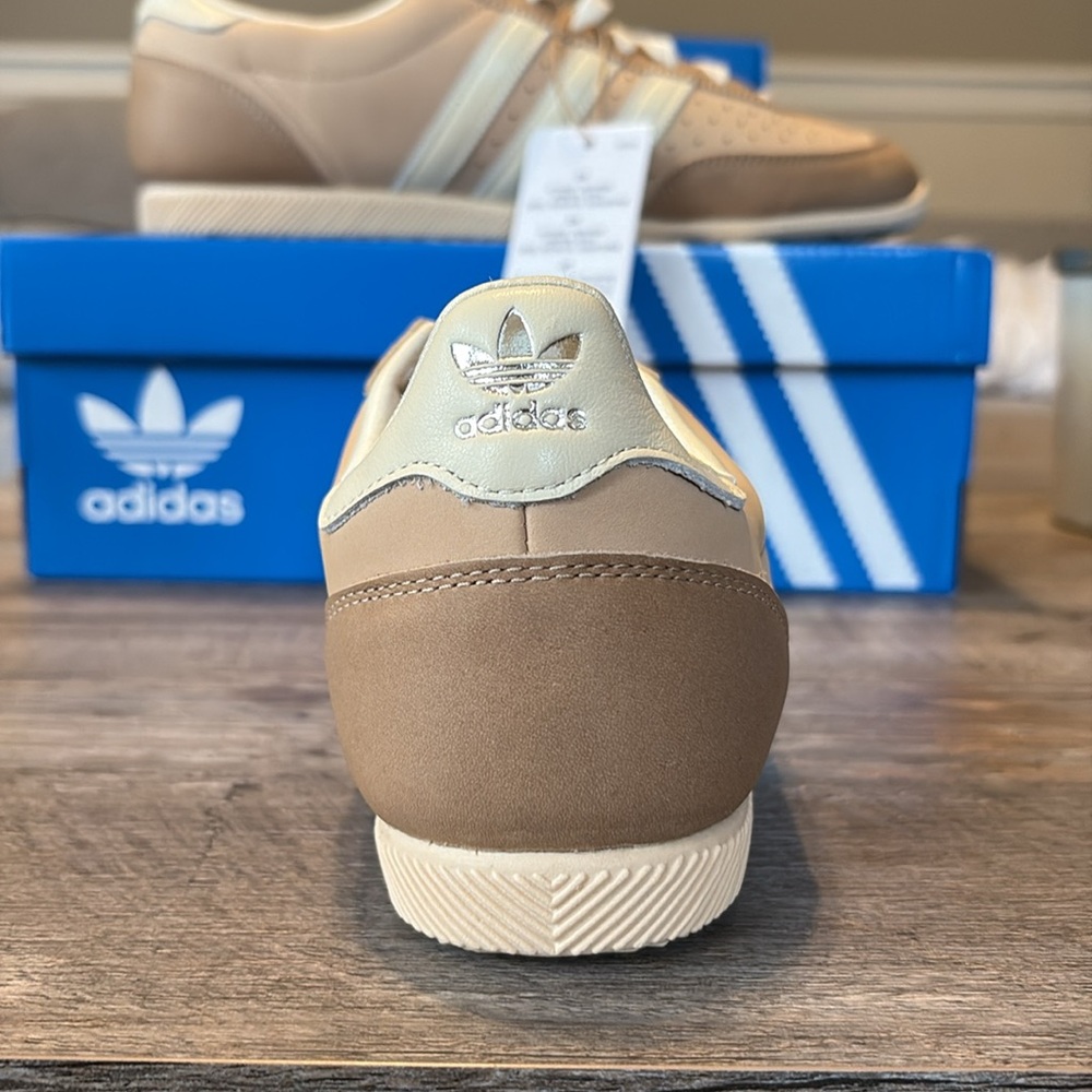 Adidas JAPAN Collection Women's Sneakers - SOLD OUT - Picture 4 of 9